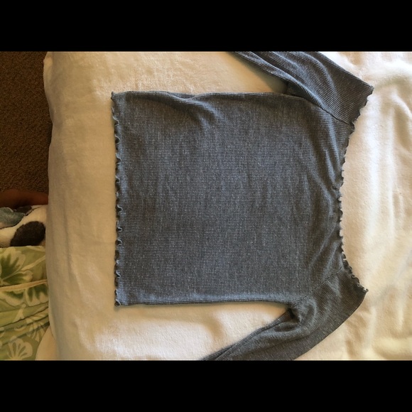 Brandy Melville Off the shoulder long sleeve - Picture 3 of 3